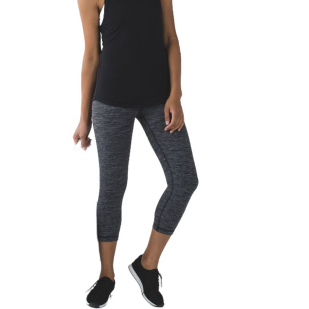 Like New! Lululemon Wunder Under Crop Ii - image 3